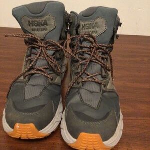 HOKA ANACAPA MID RISE HIKING BOOTS WITH GORTEX BODY AND VIBRAM SOLE MENSSZ 11.5D